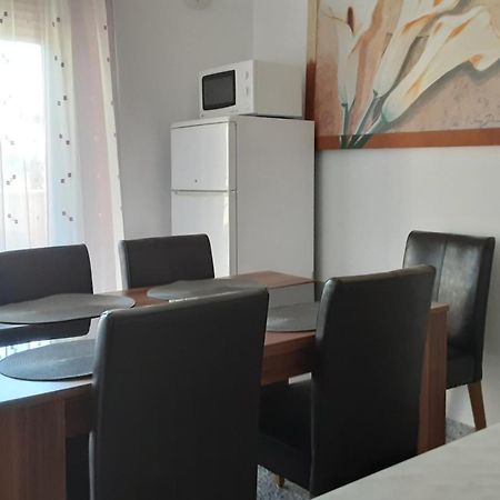 Appartments D&D Peroj Cameră foto